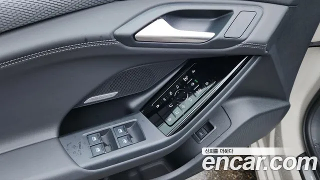 Audi A6 e-Tron — Фото автомобиля 15