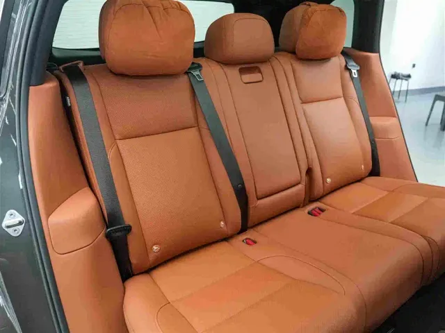 Li Auto L7 — Фото автомобиля 12