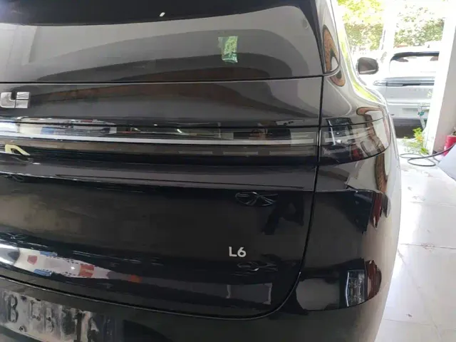Li Auto L6 — Фото автомобиля 7