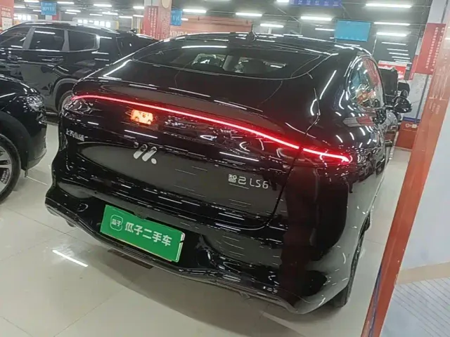 IM Motors LS6 — Фото автомобиля 6