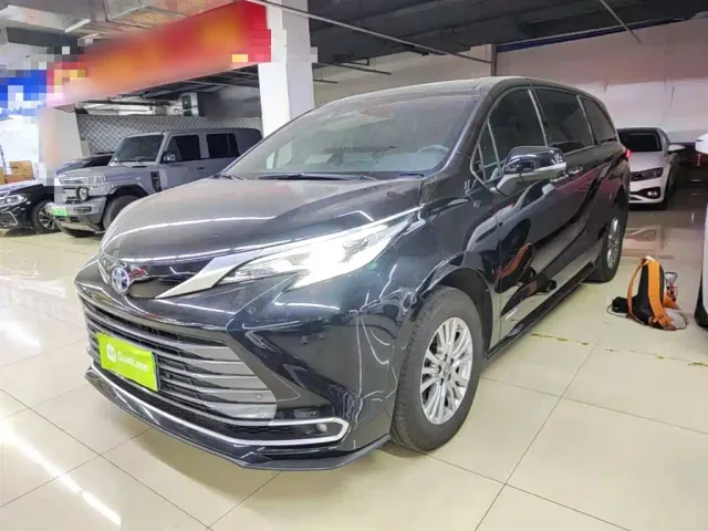 Фотография автомобиля — Toyota Sienna