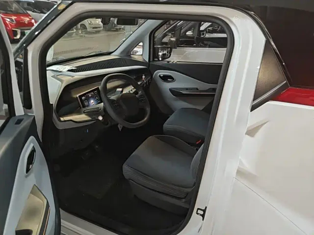 Wuling NanoEV — Фото автомобиля 14