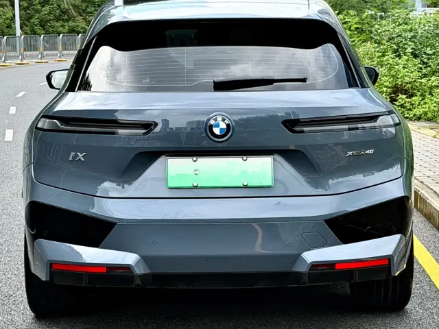 BMW iX — Фото автомобиля 6
