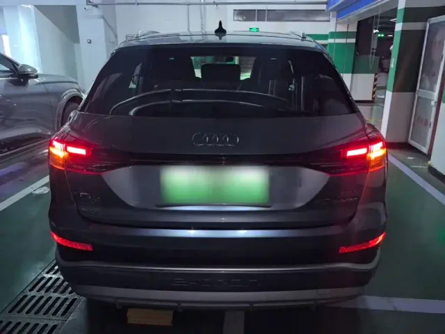 Audi Q4 e-tron — Фото автомобиля 5