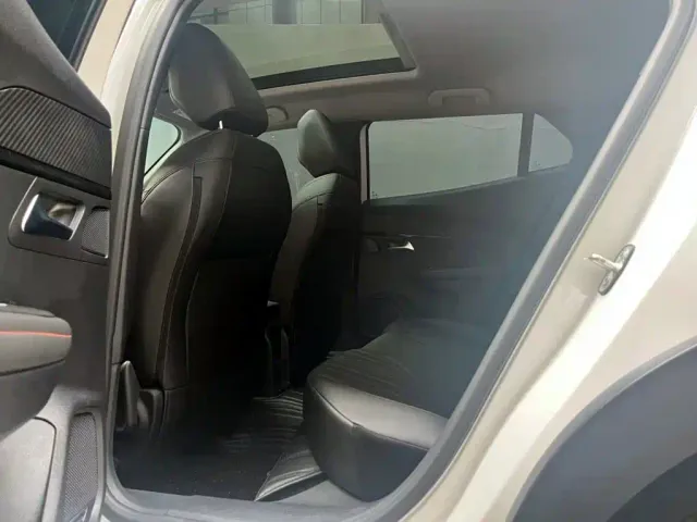 Peugeot 2008 — Фото автомобиля 10