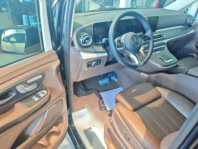 Mercedes-Benz V-Class — Фото автомобиля 15