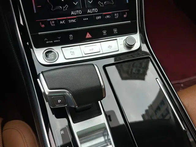Audi A8 — Фото автомобиля 13