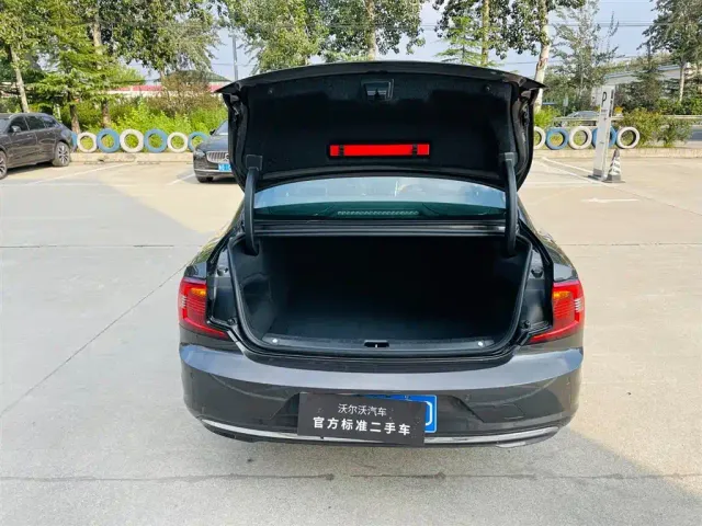 Volvo S90 — Фото автомобиля 18