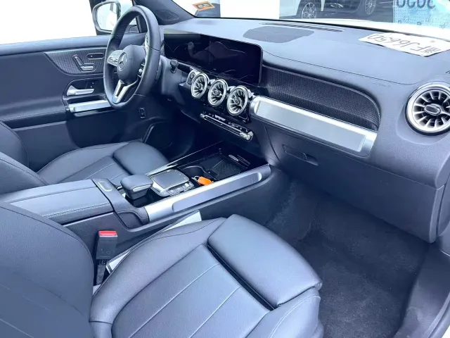 Mercedes-Benz EQB — Фото автомобиля 10