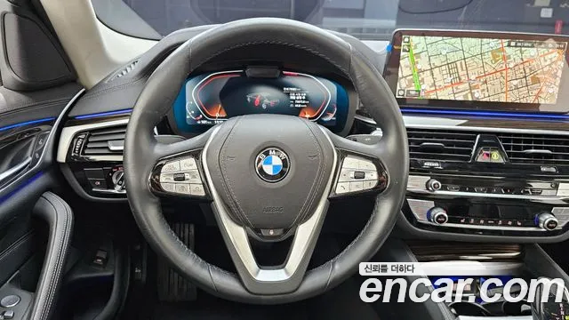 BMW 5-Series — Фото автомобиля 12
