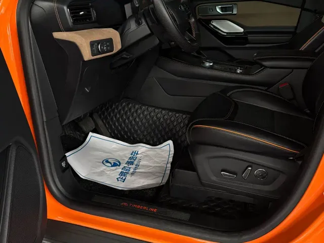 Ford Explorer — Фото автомобиля 15