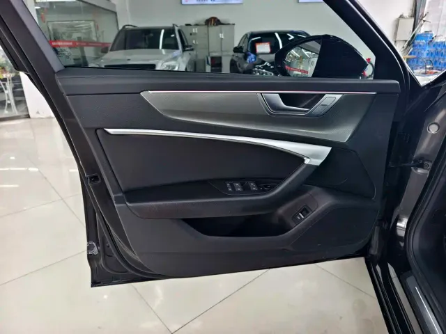 Audi A6L — Фото автомобиля 7