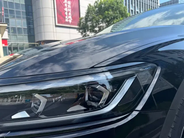 Volkswagen Passat — Фото автомобиля 2