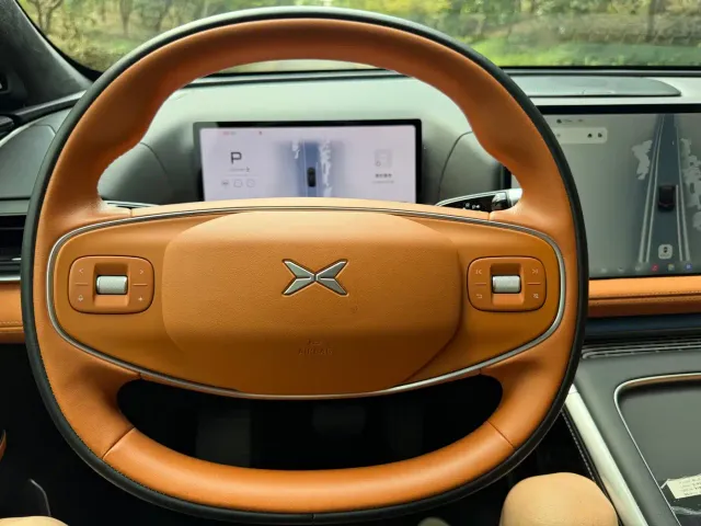 Xpeng G9 — Фото автомобиля 11