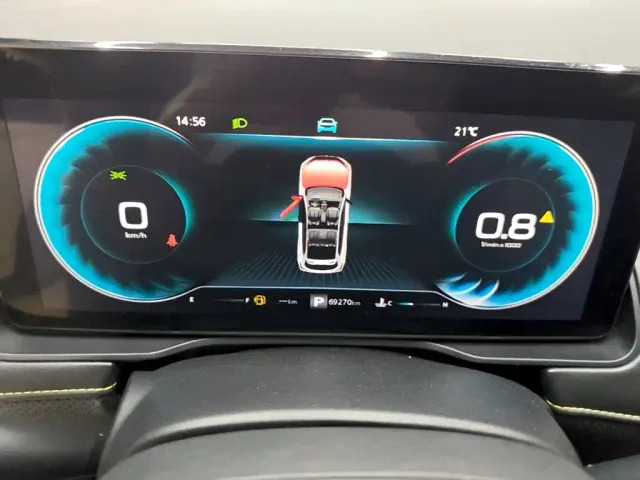 Roewe RX5 — Фото автомобиля 11