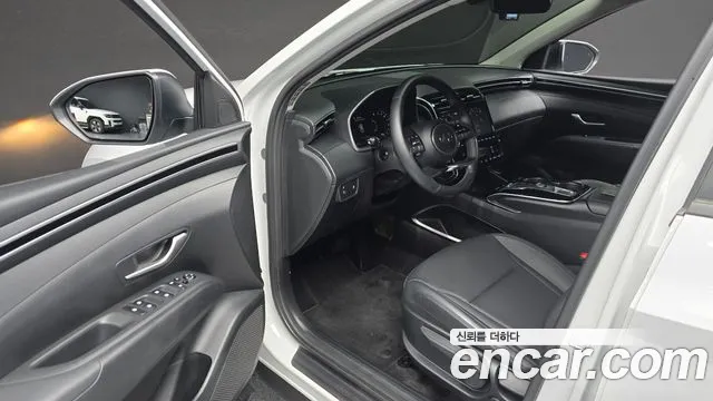 Hyundai Tucson Tucson (NX4) Бензин 1.6 турбо 2WD — Фото автомобиля 11