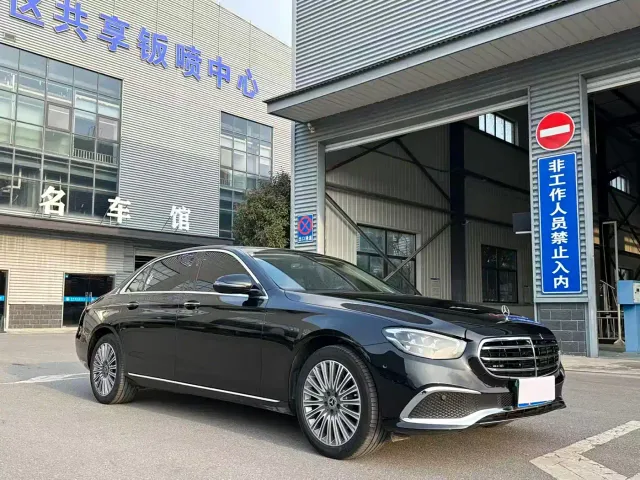 Mercedes-Benz E-Class — Фото автомобиля 5