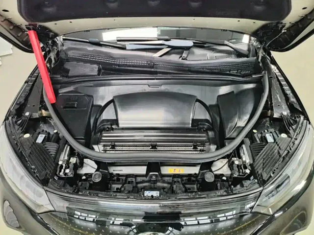 Mercedes-Benz EQE SUV — Фото автомобиля 12