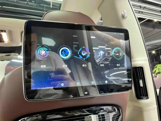 Mercedes-Benz GLS-Class — Фото автомобиля 24