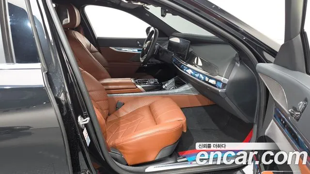 BMW 7 Series G70 — Фото автомобиля 11