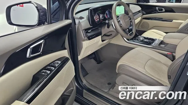 Kia Carnival Generation 4 — Фото автомобиля 15