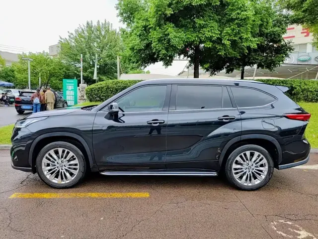 Toyota Highlander — Фото автомобиля 3