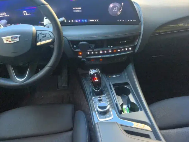 Cadillac CT5 — Фото автомобиля 16