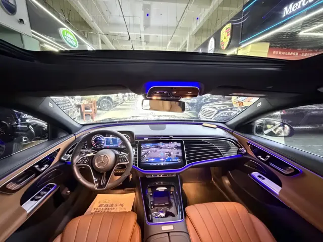 Mercedes-Benz E-Class — Фото автомобиля 8