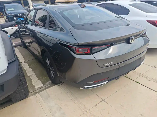Changan Yida 2023 Blue Whale NE 1.5T GDI DCT Pilot — Фото автомобиля 15