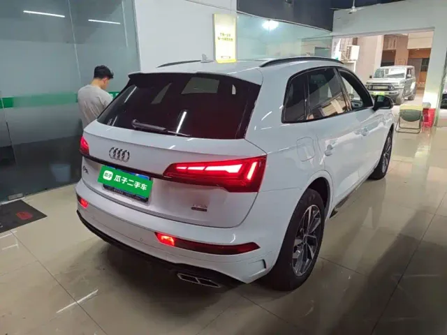Audi Q5L — Фото автомобиля 6