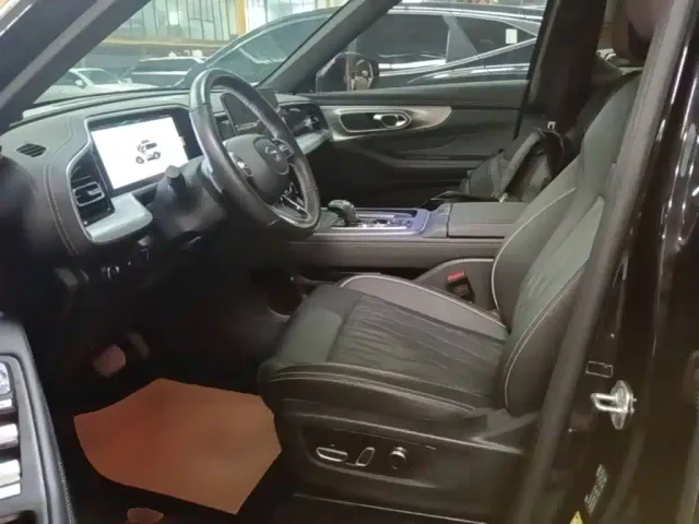 GAC Trumpchi GS8 — Фото автомобиля 14