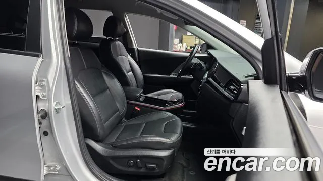 Kia Niro — Фото автомобиля 16