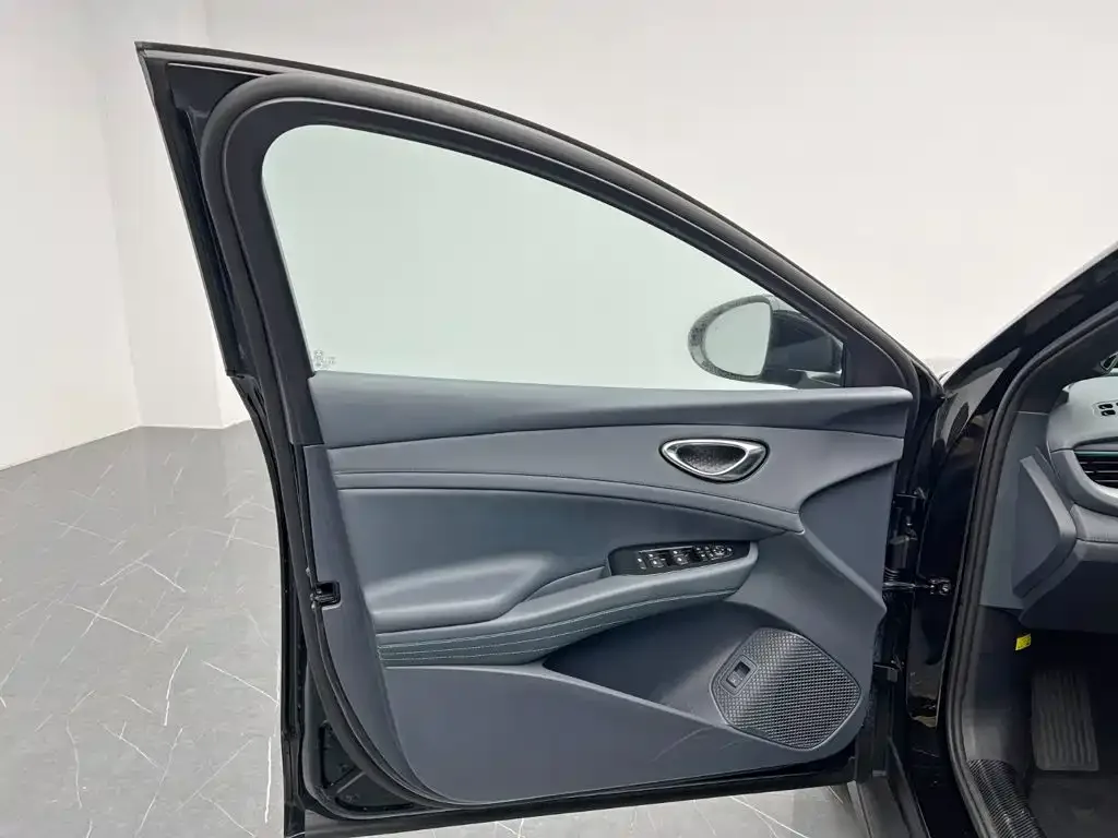BYD Seal 06GT 2025 505 Wave Plus Edition — Фото автомобиля 13