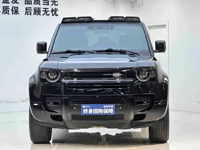 Land Rover Defender — Фото автомобиля 4