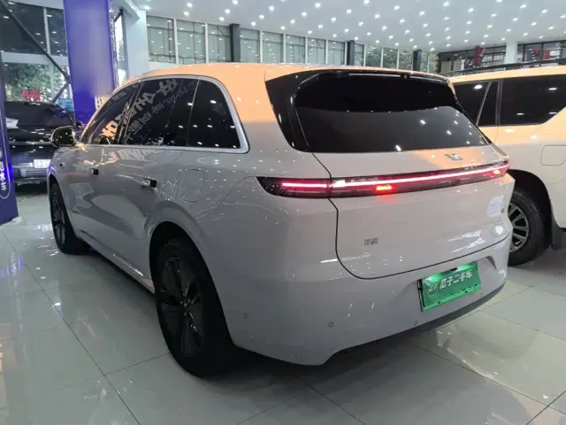 Li Auto L6 — Фото автомобиля 4