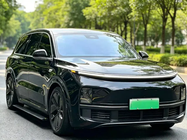 Li Auto L9 — Фото автомобиля 2