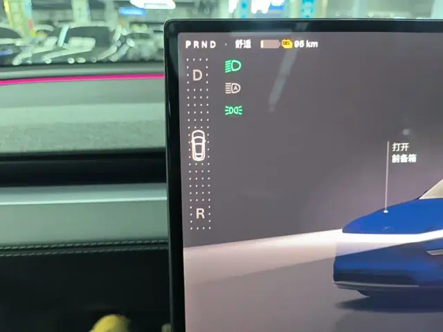 Tesla Model Y L — Фото автомобиля 13