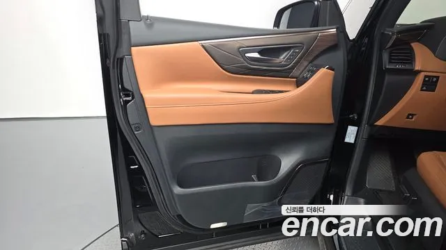 Toyota Alphard — Фото автомобиля 22