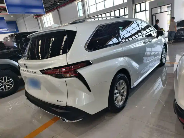 Toyota Granvia — Фото автомобиля 4