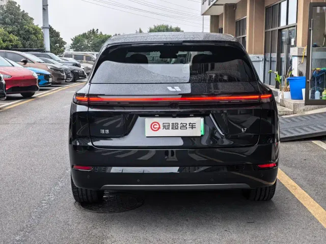 Li Auto L7 — Фото автомобиля 6