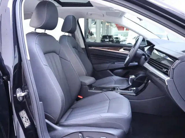 Volkswagen Passat — Фото автомобиля 21