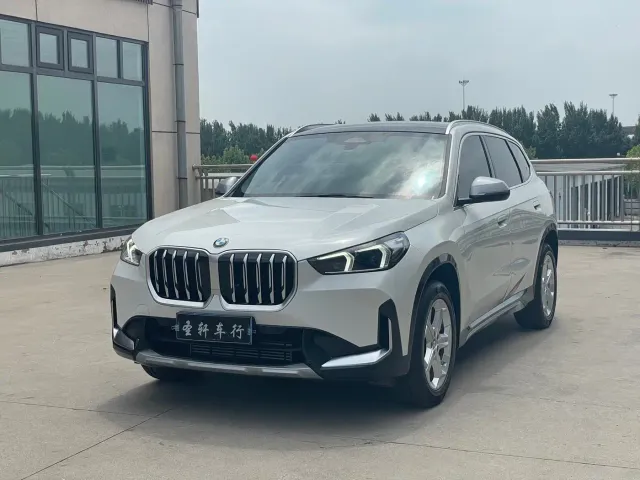 Фотография автомобиля — BMW X1