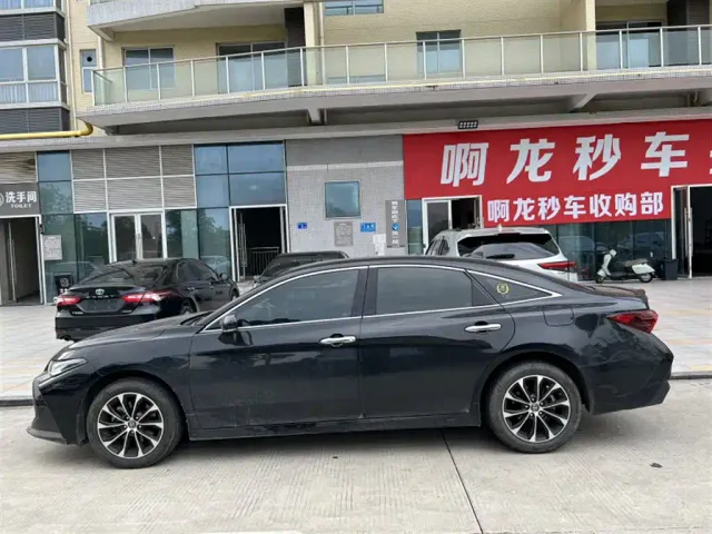 Toyota Avalon — Фото автомобиля 3