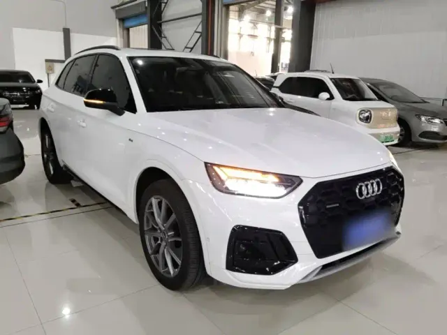 Audi Q5L — Фото автомобиля 3