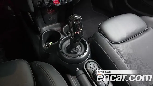 Mini Cooper Cooper 5 дверей Classic — Фото автомобиля 8