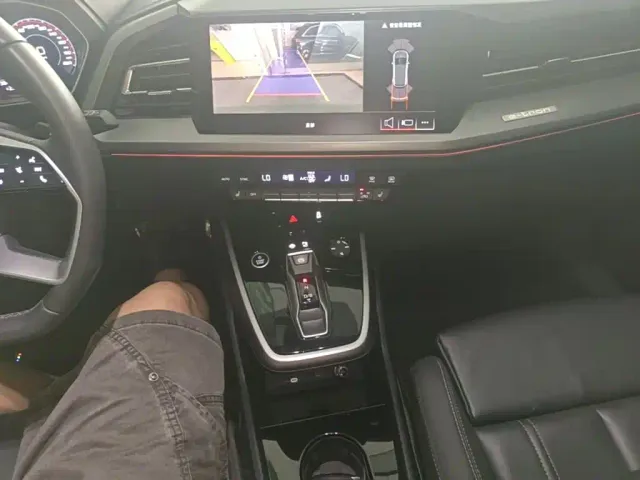 Audi Q4 e-tron — Фото автомобиля 13
