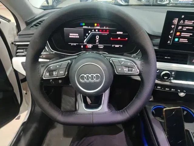Audi A4L — Фото автомобиля 10