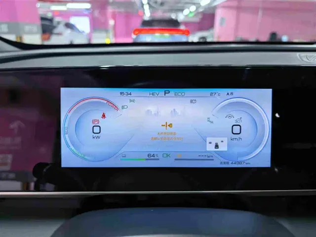 BYD Qin L — Фото автомобиля 10