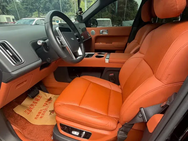 Li Auto L8 — Фото автомобиля 5