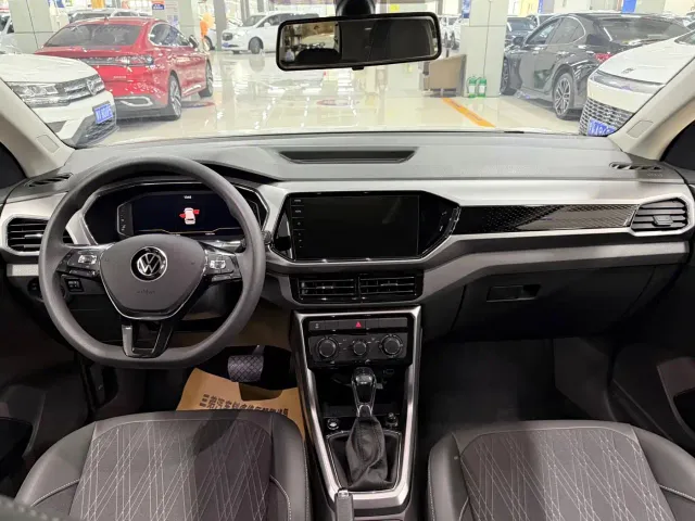 Volkswagen T-Cross — Фото автомобиля 7